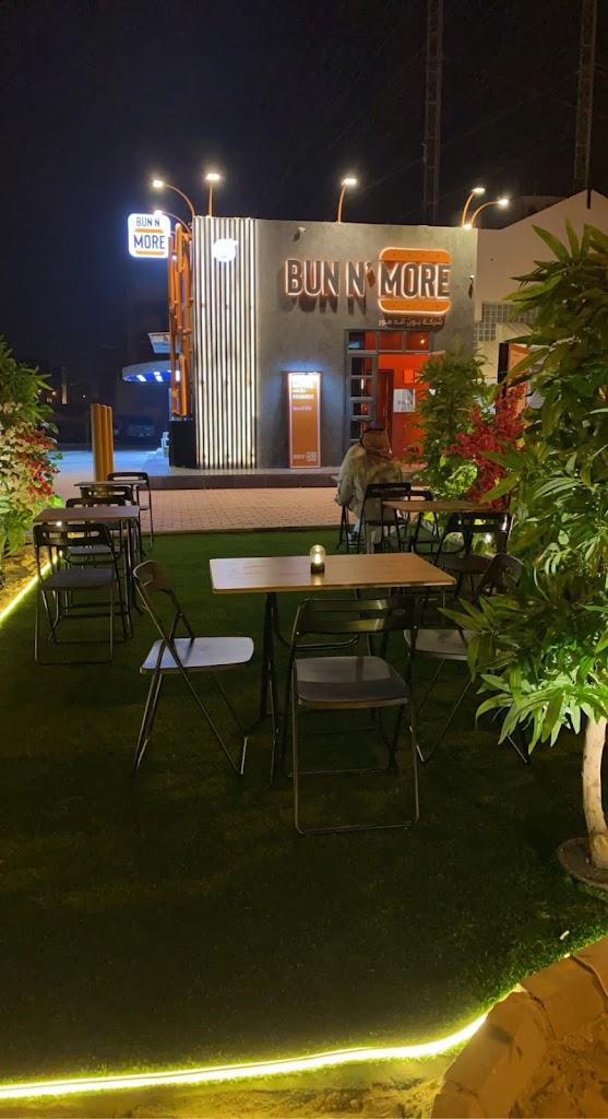 BUN N’ MORE